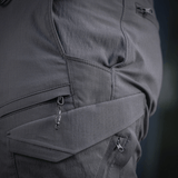 M-Tac Aggressor Summer Flex Shorts tæt på, viser funktionelle lommer og letvægts Flex Rip-Stop stof. Perfekt til træning og outdoor-aktiviteter.