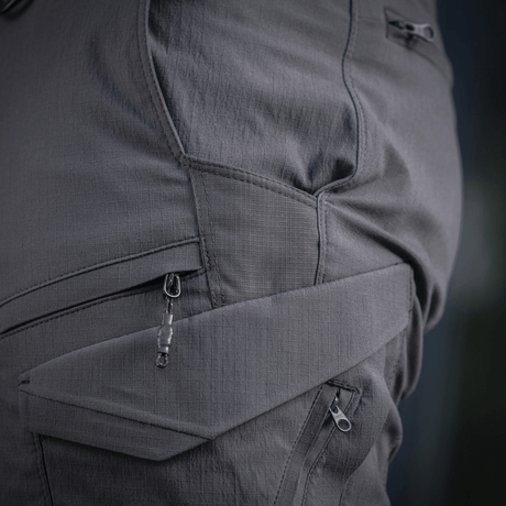 M-Tac Aggressor Summer Flex Shorts tæt på, viser funktionelle lommer og letvægts Flex Rip-Stop stof. Perfekt til træning og outdoor-aktiviteter.