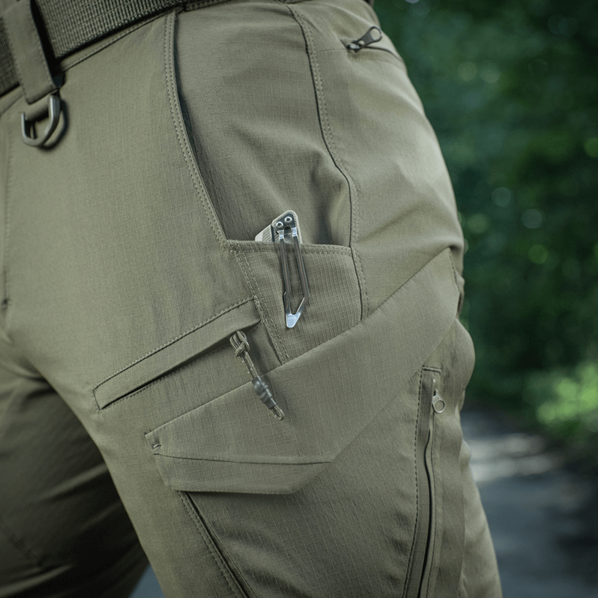 M-Tac Aggressor Summer Flex Shorts med lomme og D-ring til fastgørelse af udstyr, lavet af åndbart Flex Rip-Stop stof.