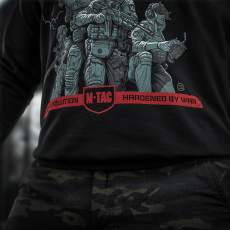 M-Tac Hoodie Freedom med militært design og MagnaColours® tryk, ideel til friluftsliv. Bomuld og elastan for fleksibilitet.