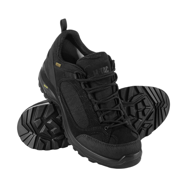 M-Tac Sneakers Tactical Demi-Season Pro Line i sort med robuste Vibram-såler, designet til træning og taktiske aktiviteter.
