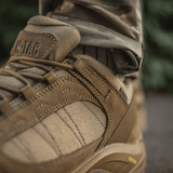 M-Tac Sneakers Tactical Demi-Season Pro Line i slidstærkt suede og Cordura, ideel til træning og vandring med patenteret Vibram-sål.