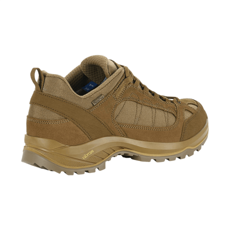 M-Tac Sneakers Tactical Demi-Season Pro Line i suede og Cordura med Vibram-sål, designet til komfort og holdbarhed under alle taktiske aktiviteter.