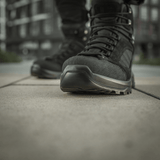 Nærbillede af M-Tac Taktiske Demi-Season Støvler Pro Line med slidstærk suede og Cordura og Vibram-sål til taktiske formål