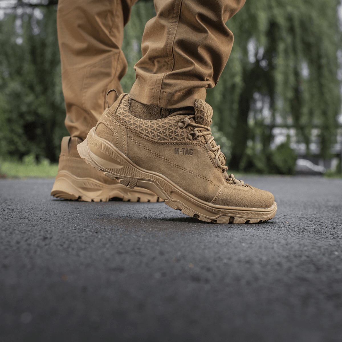 M-Tac Tactical Sneakers Patrol R Vent i brug til udendørs aktiviteter, holdbarhed og komfort fremhævet.