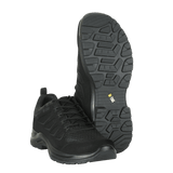 M-Tac Tactical Sneakers IVA - lette, ventilerede og slidstærke sneakers til trekking og outdoor-aktiviteter, sort design, synlig sål.