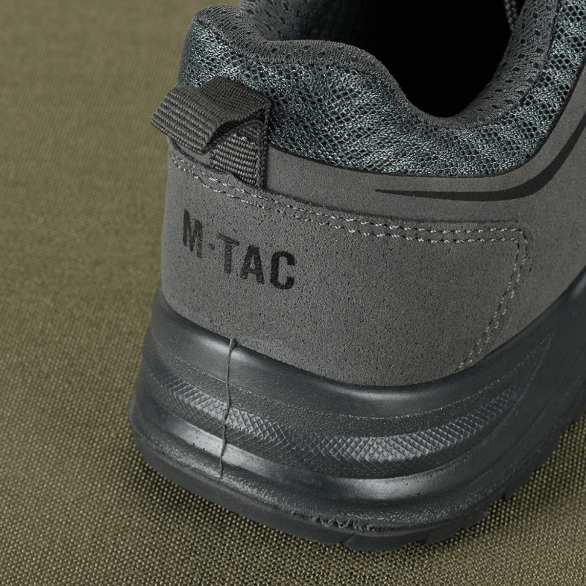 M-Tac Tactical Sneakers IVA med forstærket tå og hæl, ideelle til hverdag og outdoor-aktiviteter, lette og ventilerede til sommerbrug.