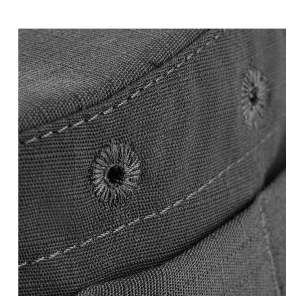 Detalje af M-Tac Panamahat Gen. II Flex Rip-Stop i slidstærkt rip-stop stof med skjulte syninger for øget komfort og holdbarhed.