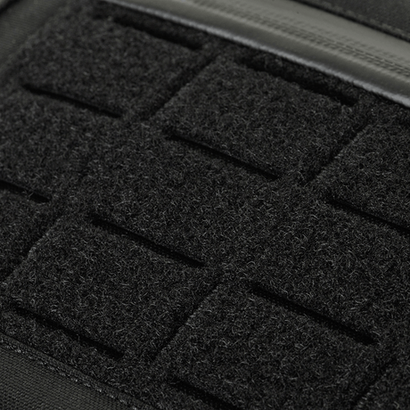 Detalje af M-Tac Plate Carrier Cuirass FAST QRS XL Gen.II i holdbart Cordura 500D materiale med sort velcrooverflade.