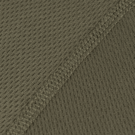 Detalje af M-Tac T-Shirt Raglan Sweat-Wicking Tactical Summer stof og syninger, der fremhæver kvalitet og komfort.