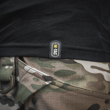 M-Tac T-Shirt Odin Mystery i sort design og camouflagemønster, viser logoet og fremhæver scandinavisk mytelogi inspireret print.