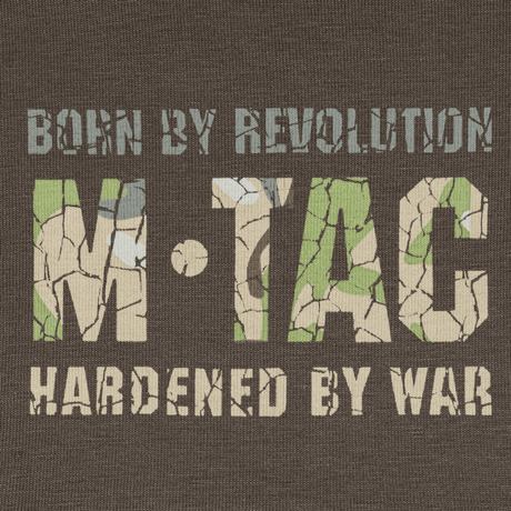 M-Tac T-Shirt Logo Long Sleeve med "Born by Revolution – Hardened by War" slogan og camouflage design.