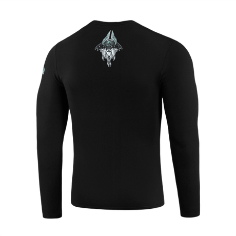 M-Tac T-Shirt Odin Mystery Long Sleeve i sort, bagudvendt design med Odin-print iført moderne kampudstyr og "Valhalla Calling" tema.