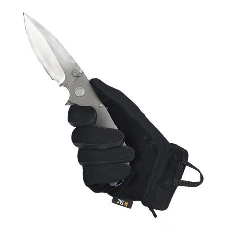 M-Tac Handsker Scout Tactical med kniv for ekstra greb og beskyttelse ved håndtering af værktøj.
