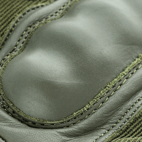 Detalje af M-Tac Handsker Assault Tactical Mk.4 med forstærket håndflade i ægte læder og kno pads til sikker pasform.