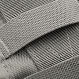 Detalje af M-Tac Urban Line City Patrol Taske med stærkt 600D polyester og PVC-coating, der viser holdbare stropper til sling bag design.