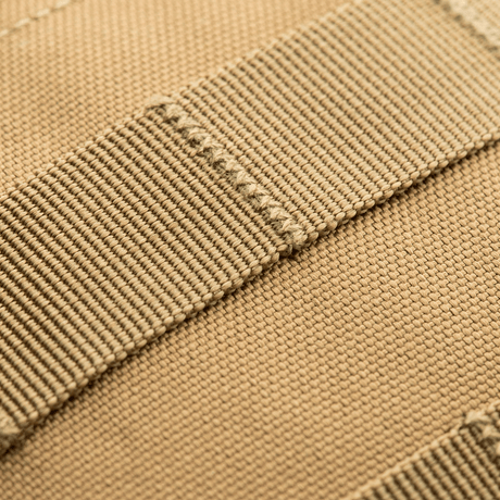 Detaljeret nærbillede af slidstærkt materiale på M-Tac Urban Line City Patrol Taske med 600D polyester og PVC-coating