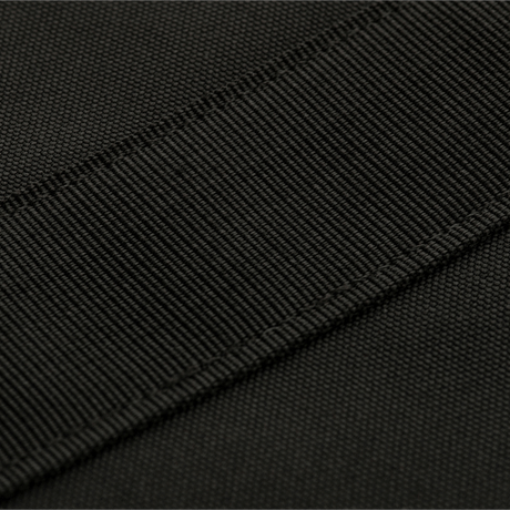 Nærbillede af M‑Tac Våbenetui 128 cm med sorte polstringer og velcrostropper i polyester, designet til sikker våbenopbevaring.