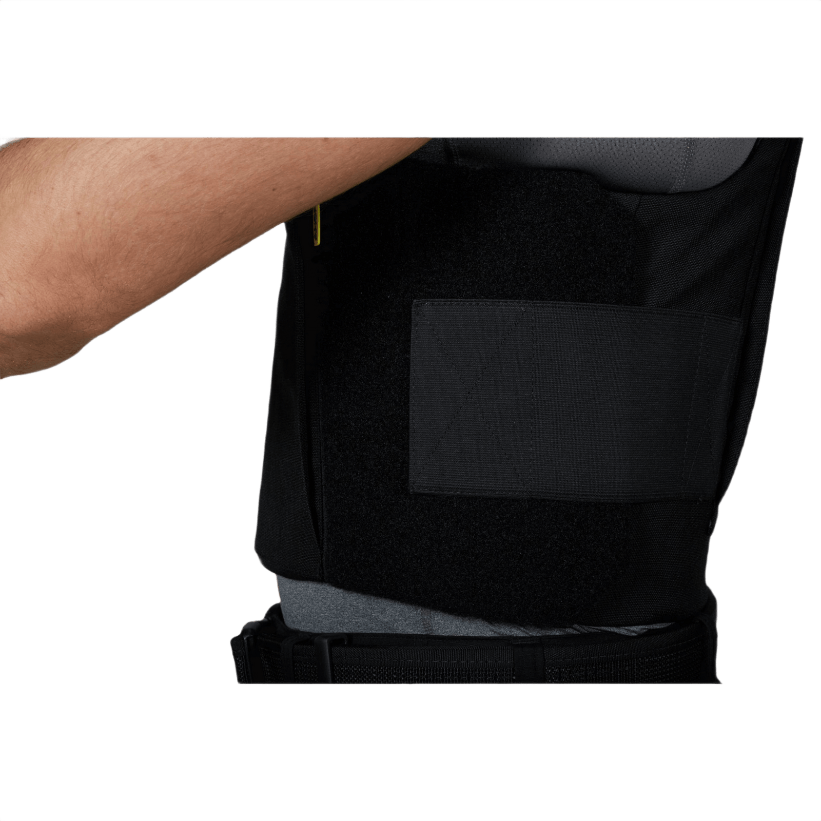 Anorak Duty III Cover i brug, designet med ergonomiske funktioner for politibetjente med CORDURA® og 3D SPACER Coolmax® materialer.