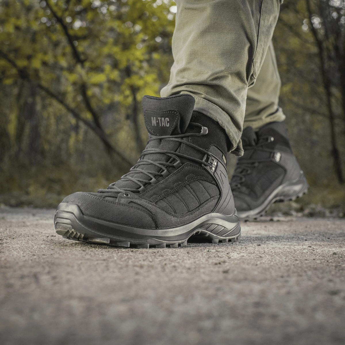 M-Tac Taktiske Sæsonstøvler i natur, velegnet til trekking og taktiske opgaver, lavet af ruskind og Cordura®-stof.