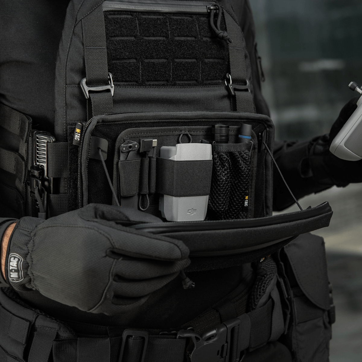 M-Tac Admin Pouch Large Elite Gen.II til opbevaring af udstyr med robust Cordura 500D og AquaGuard lynlås.