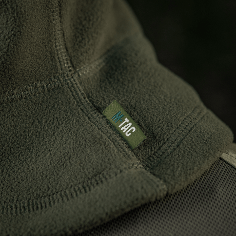 M-Tac Anatomisk Snood Justerbar Elite Fleece (320 g/m²) i blød, grøn fleece med mærkelabel, designet til koldt vejr og høj varmeisolering.