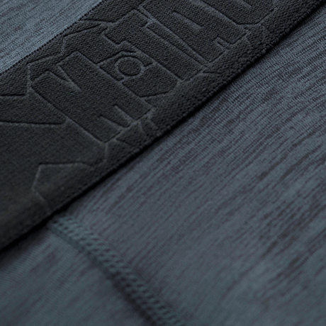 Nærbillede af M-Tac Brief Active Level I, der viser strækbart og behageligt materiale til komfortabel sport og udendørs aktiviteter.