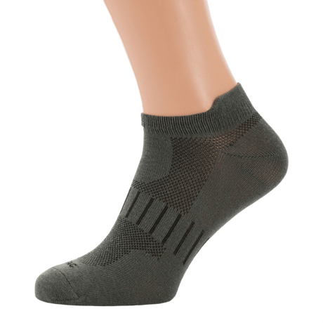 M-Tac Let Sportsokker på fod, velegnet til løb og udendørsaktiviteter med åndbart materiale og ergonomiske trykpunkter for komfort.