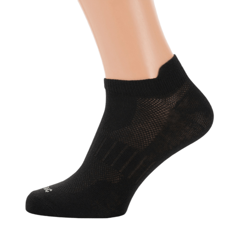 M-Tac Let Sportsokker til løb og sport i åndbart materiale, perfekt pasform og komfort for udendørsaktiviteter. Korte, elastiske design.