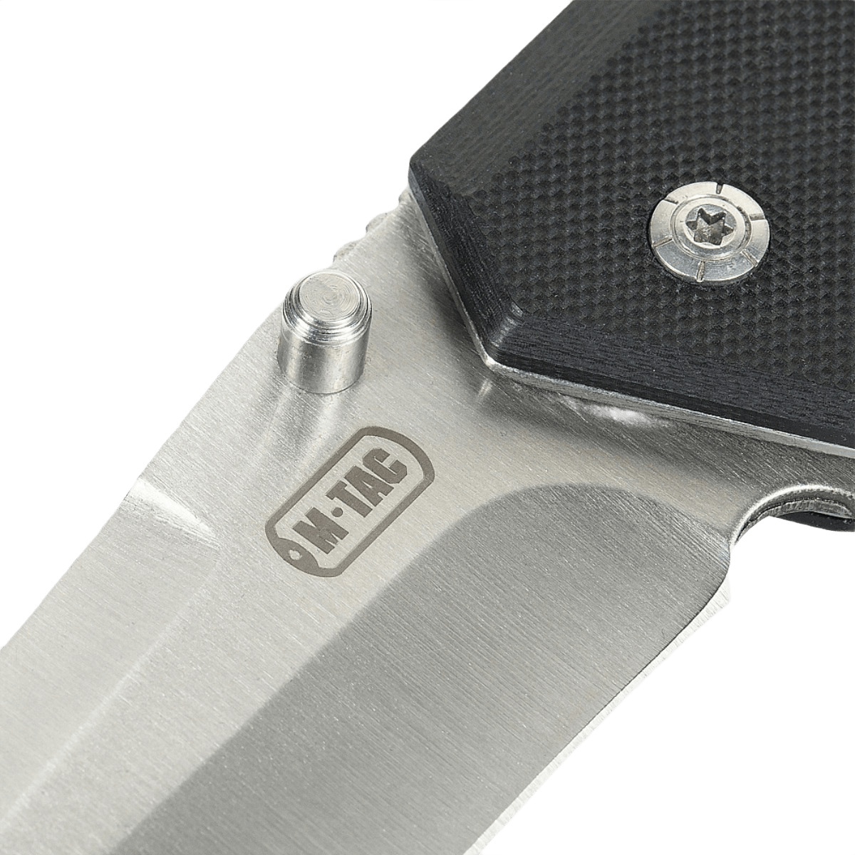 M-Tac Outdoor & Militær foldekniv - Type 5 nærbillede af klinge og håndtag, krom rustfrit stål, G10-komposit, EDC-udstyr.