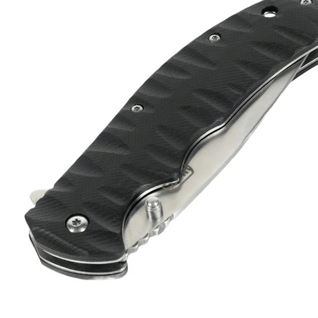 Sort håndtag på M-Tac Outdoor & Militær foldekniv - Type 4 med G10-komposit for holdbarhed.