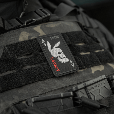 M-Tac Patch Bad Boy (Broderi) - Broderet kaninske kranium på ace of spades kort, symboliserer mod. Fastgøres med Velcro, Cordura 500D.