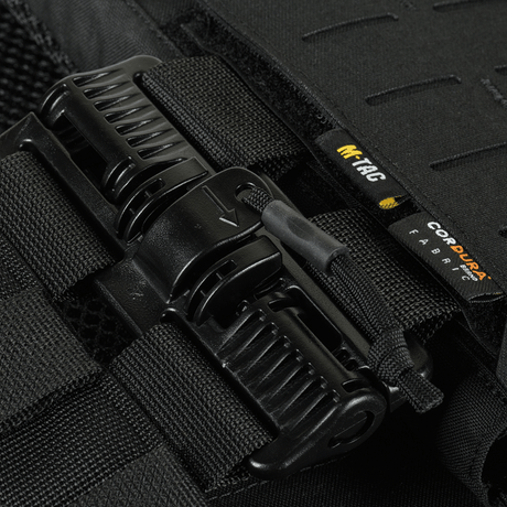 M-Tac Plate Carrier Cuirass FAST QRS Gen.II med 2M ROC spænde og slidstærkt Cordura 500D materiale til pladebeskyttelse