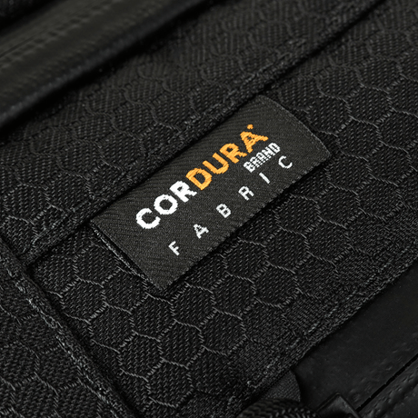 Nærbillede af CORDURA® stof på M-Tac Sphaera Hex Hardsling Bag Large Elite, der viser holdbart materiale og kvalitet.