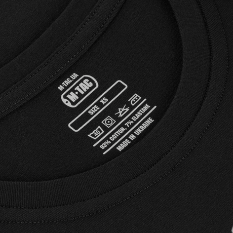 M-Tac T-Shirt Death From Above, sort etiket viser materialekomposition: 93% bomuld, 7% elastan, fremstillet i Ukraine