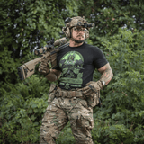 M-Tac T-Shirt Night Vision med print af Odin, moderne kampudstyr og ravne, Valhalla Calling tema, outdoor-tøj i camo omgivelser.