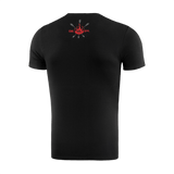 Bagside af M-Tac T-Shirt Phoenix med flammer, krydsede pile og datoen 02.01.24, symboliserer genfødsel og styrke.