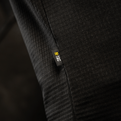 M-Tac Thermal Fleece Trøje Delta Level 2 med detalje af mærke, designet til koldt klima i 100% polyester med YKK-lynlåse.