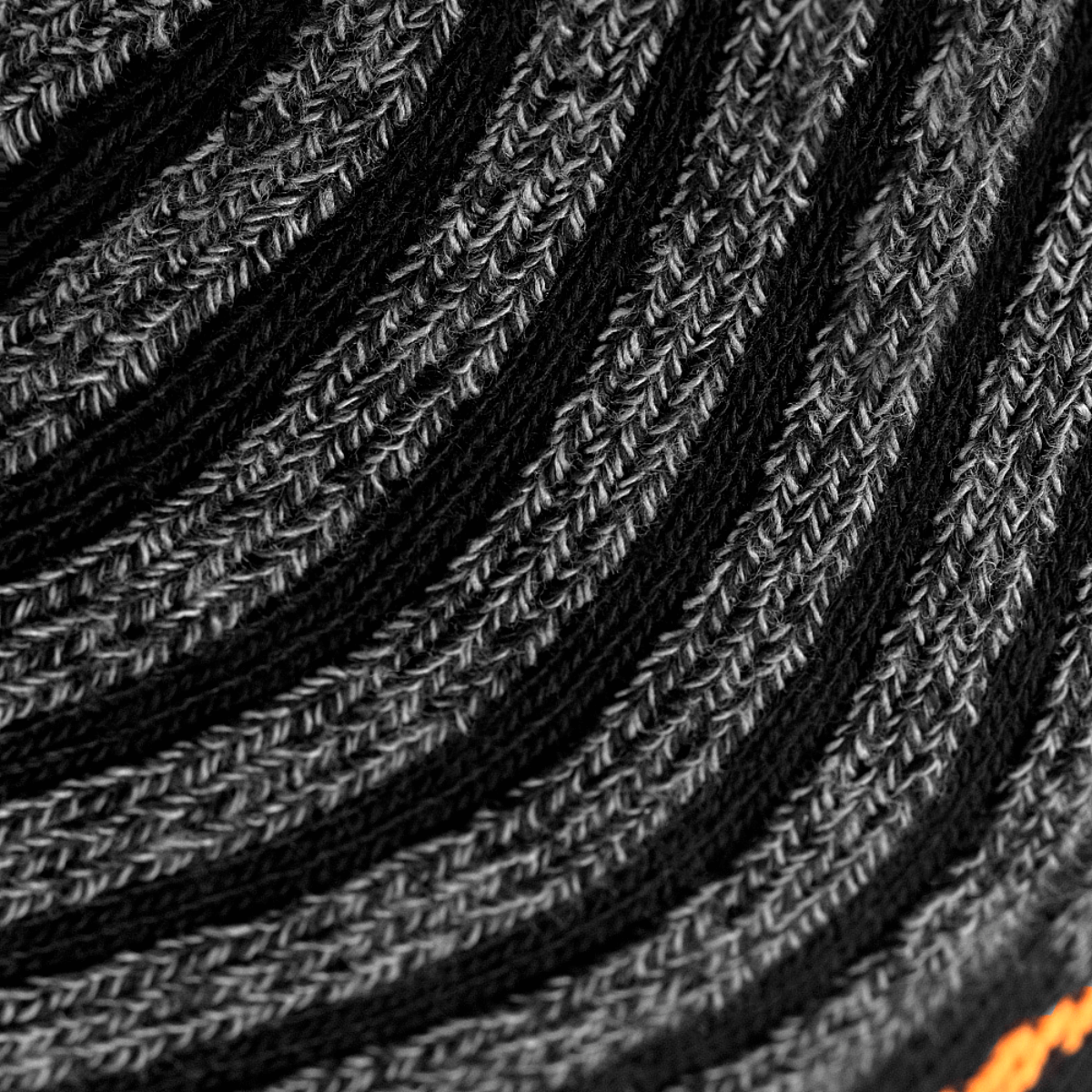 M-Tac Coolmax 75% Sokker med firekanalsfiberstruktur for optimal fugttransport og komfort under outdoor-aktiviteter.