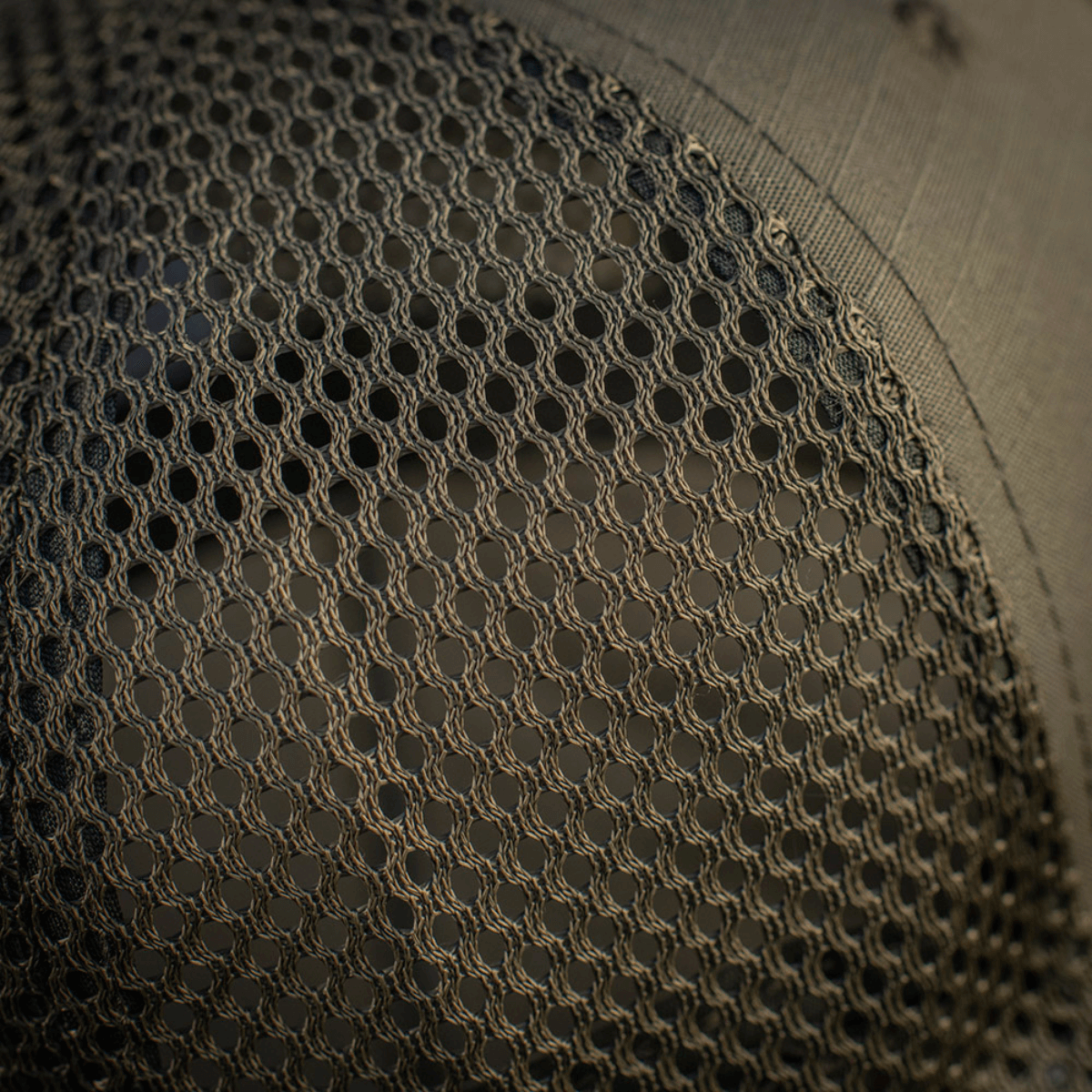 Detalje af M-Tac Mesh Flex Ripstop Baseball Cap med åndbart mesh-panel for optimal ventilation udendørs.
