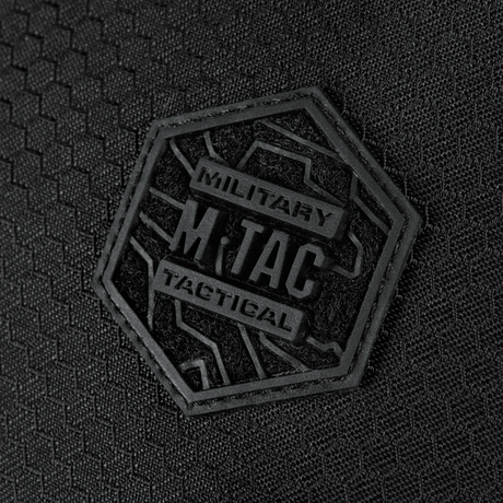 Nærbillede af M-Tac Sphaera Hex Hardsling Bag Large Elite med hexagonalt logo på sort baggrund